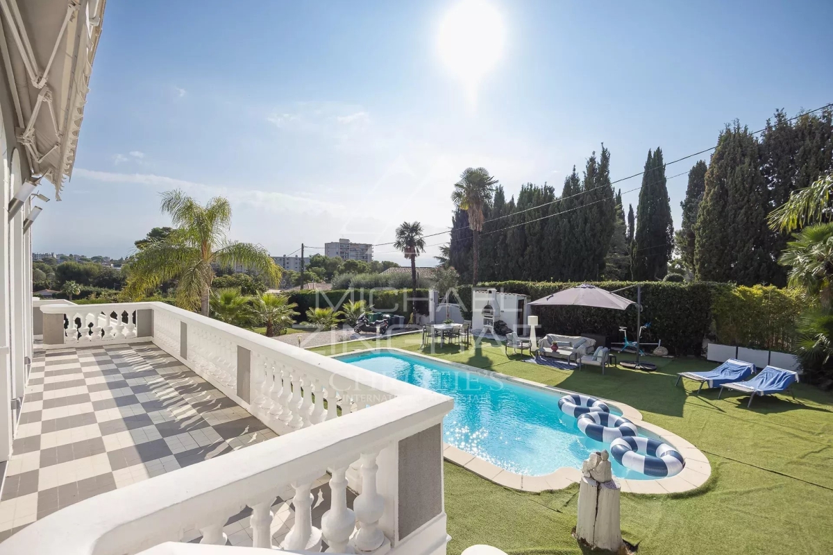 Maison de luxe à vendre à Antibes, 1 680 000 €, Photo 2