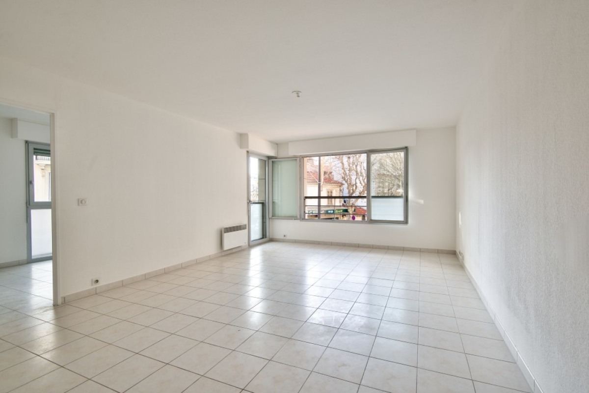 Appartement de luxe à vendre à Antibes, 364 000 €, Photo 1