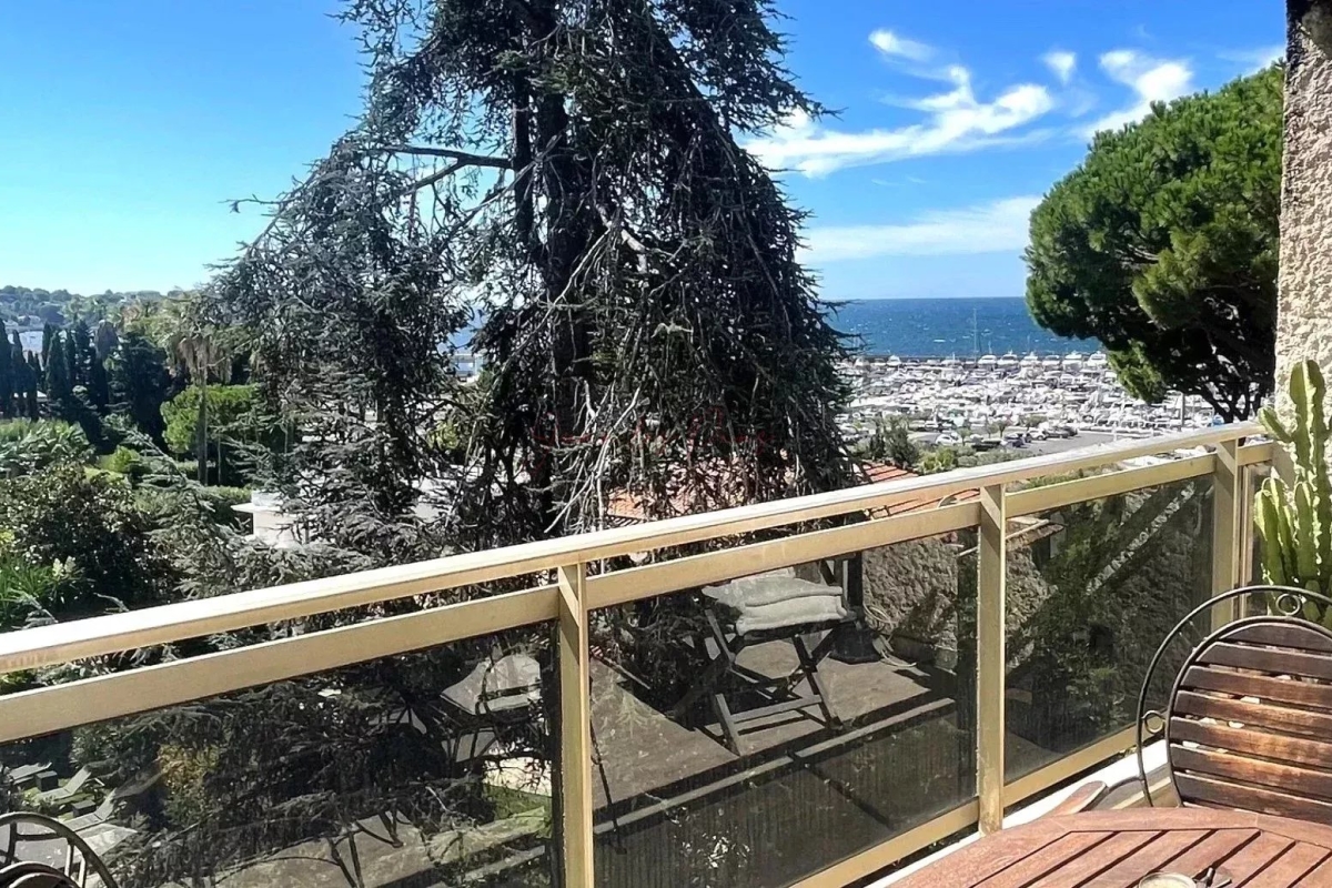 Appartement de luxe à vendre à Juan-les-Pins, 900 000 €, Photo 1