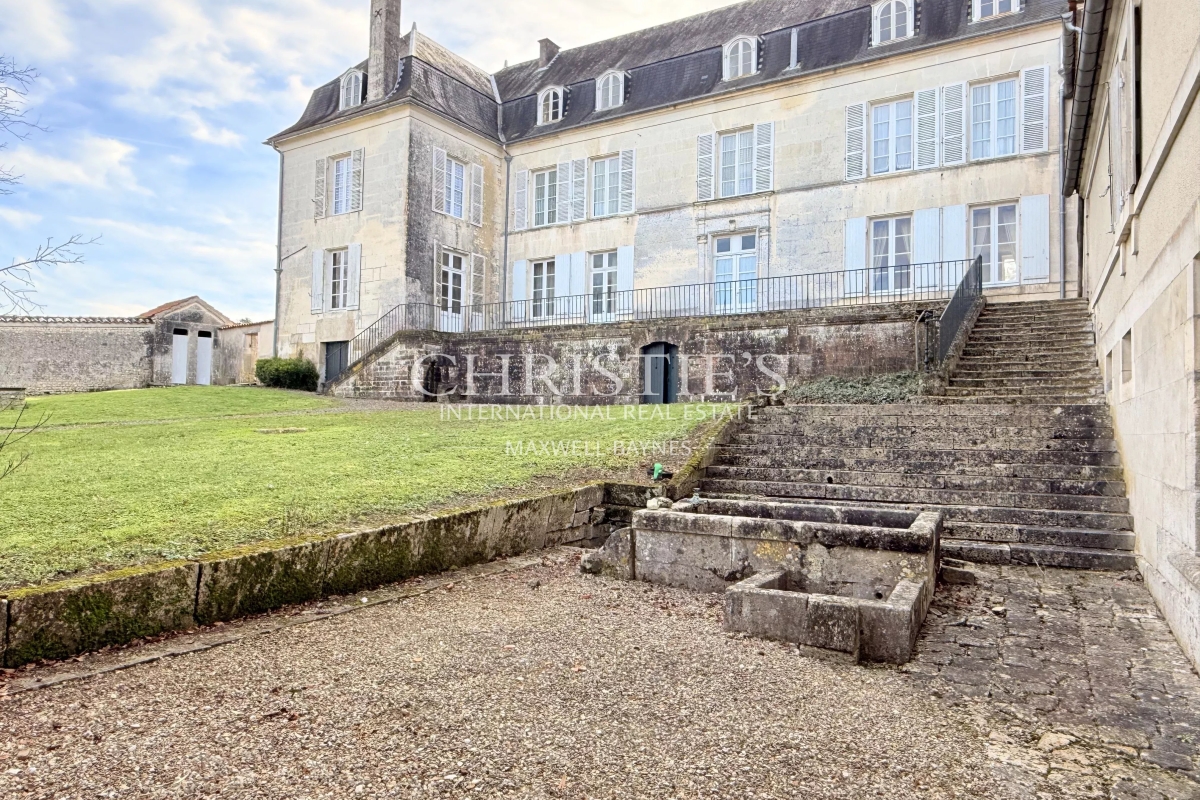 Maison de luxe à vendre à Cognac, 980 000 €, Photo 3