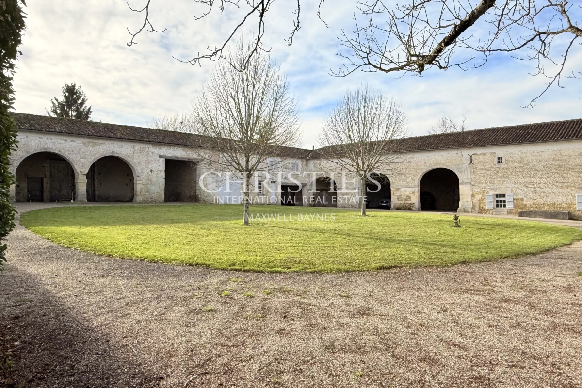 Maison de luxe à vendre à Cognac, 980 000 €, Photo 4