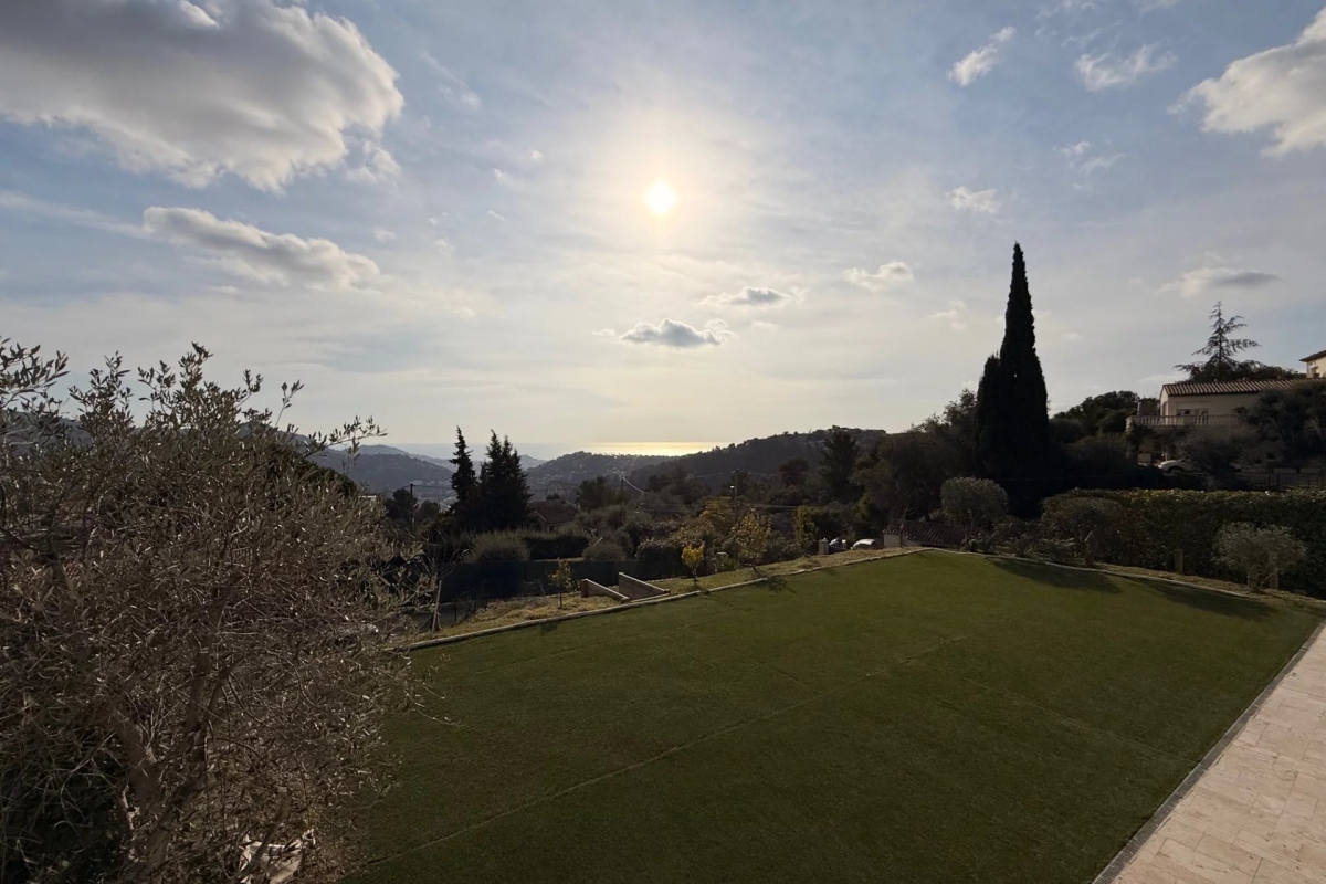 Maison de luxe à vendre à Tourrette-Levens, 990 000 €, Photo 1