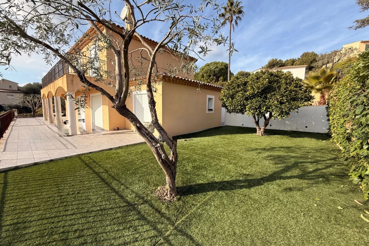 Maison de luxe à vendre à Tourrette-Levens, 990 000 €, Photo 3