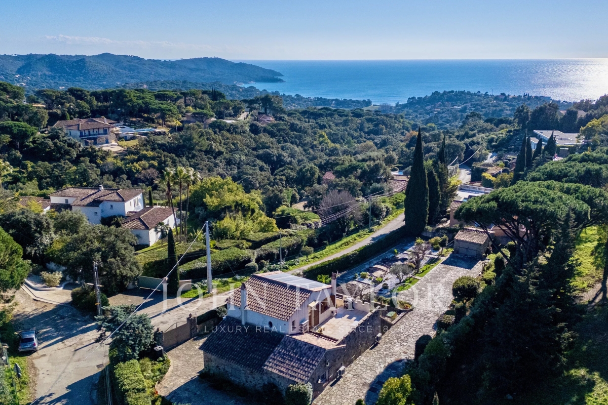 Luxury House for sale in La Croix-Valmer, 1 590 000 €, Photo 2