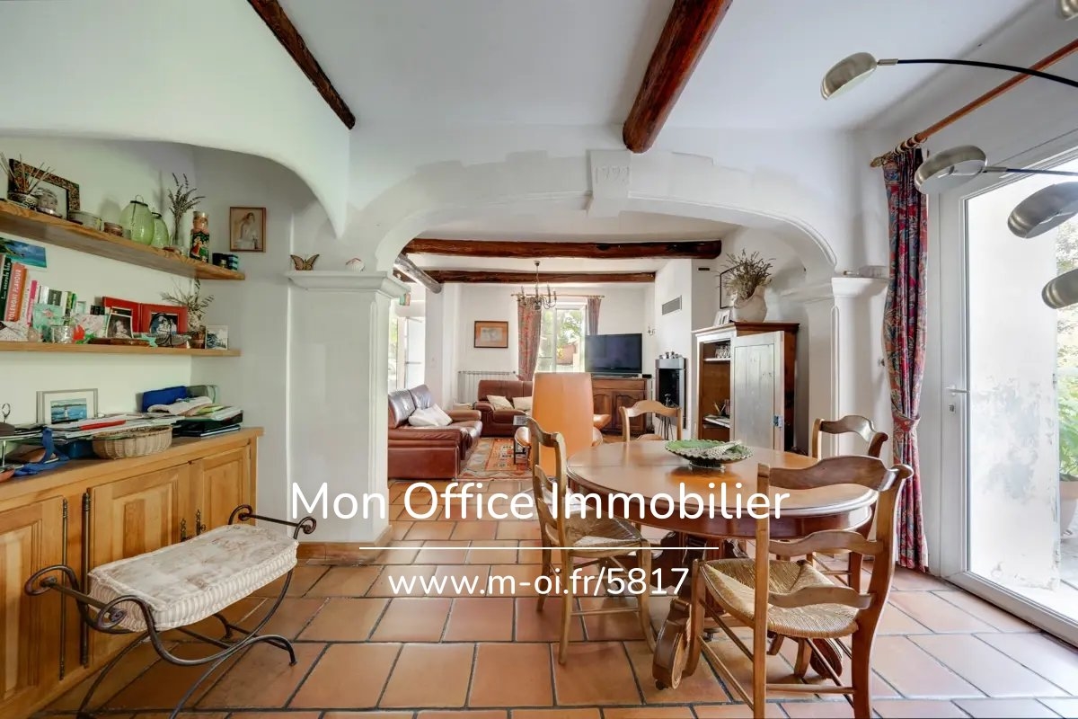 Maison de luxe à vendre à Aix-en-Provence, 588 000 €, Photo 3