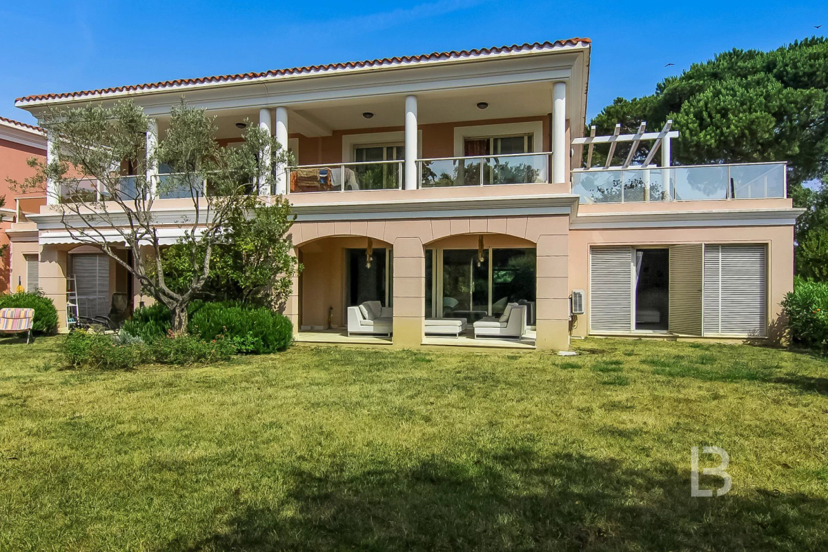 Maison de luxe à vendre à Antibes, 1 990 000 €, Photo 1