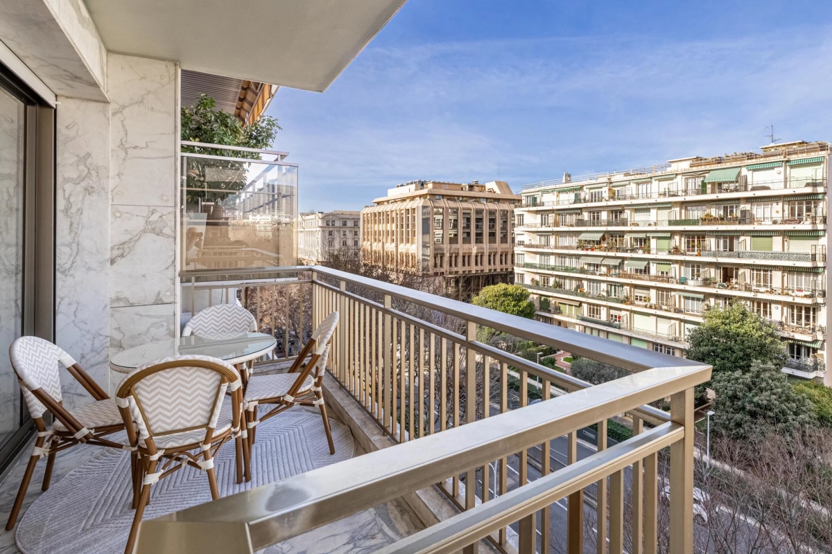Luxury Apartment for sale in Nice, 825 000 €, Photo 2