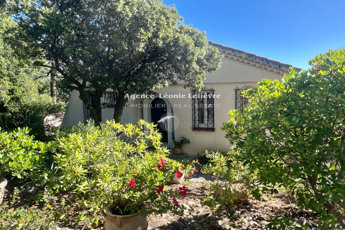 Maison de luxe à vendre à Les Issambres, 1 060 000 €, Photo 2