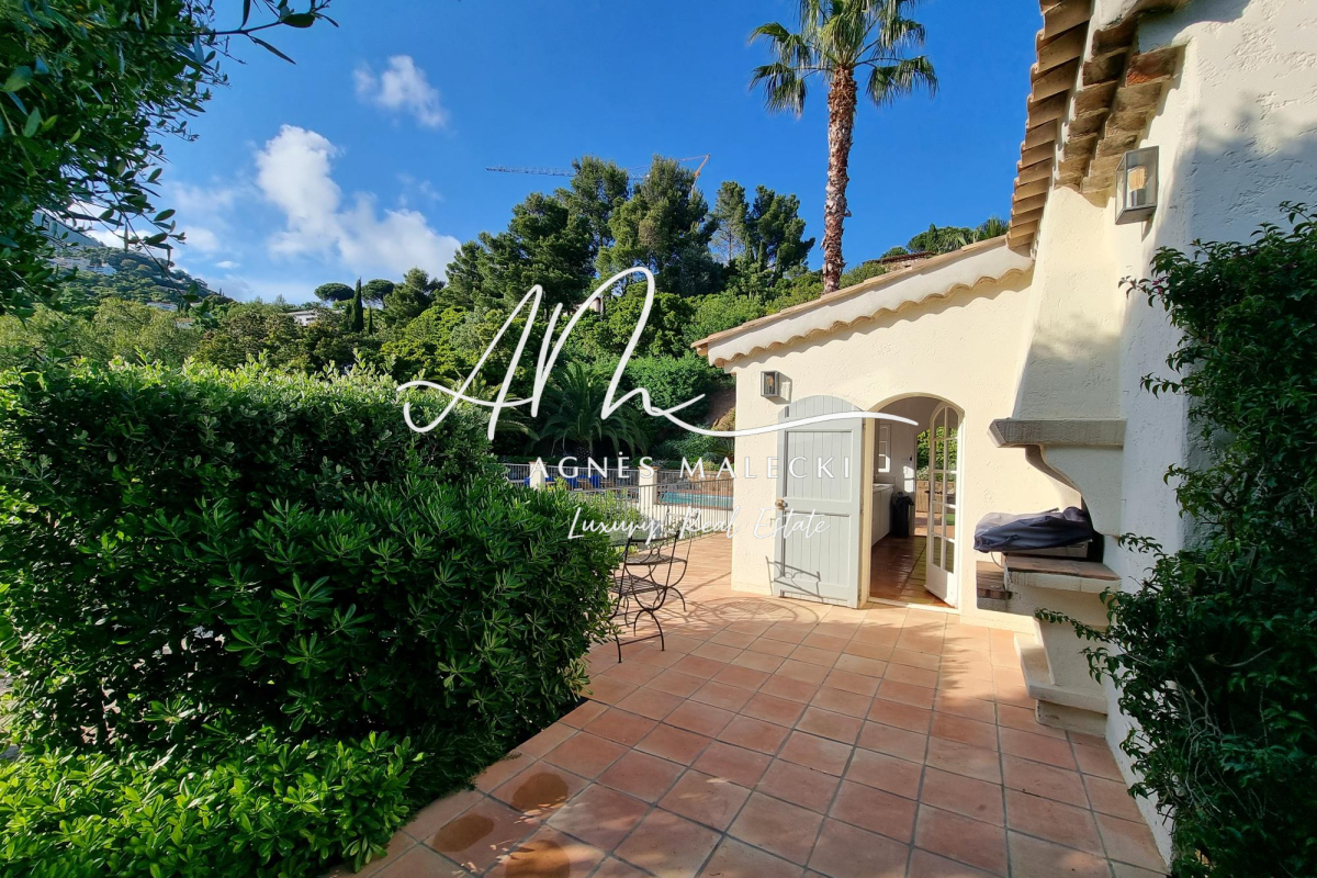 Maison de luxe à vendre à Cavalaire-sur-Mer, 1 860 000 €, Photo 3