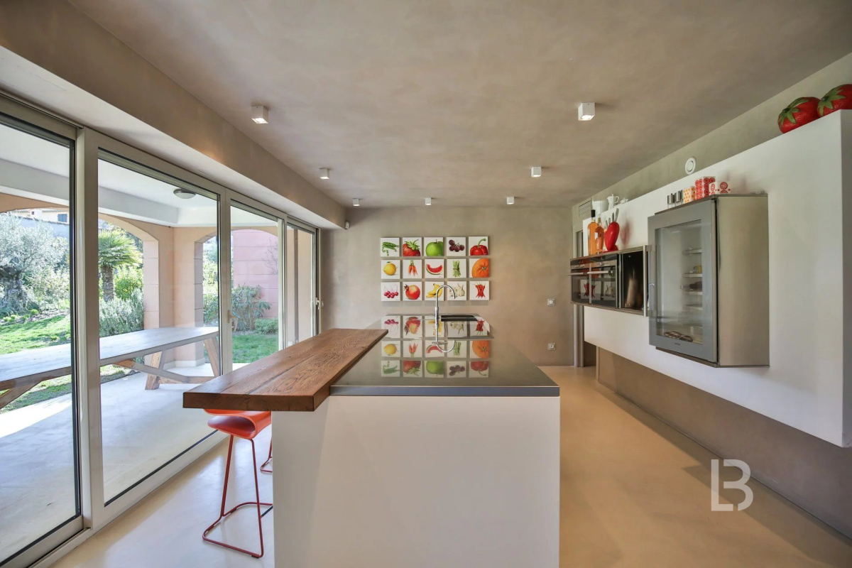 Maison de luxe à vendre à Antibes, 1 990 000 €, Photo 6