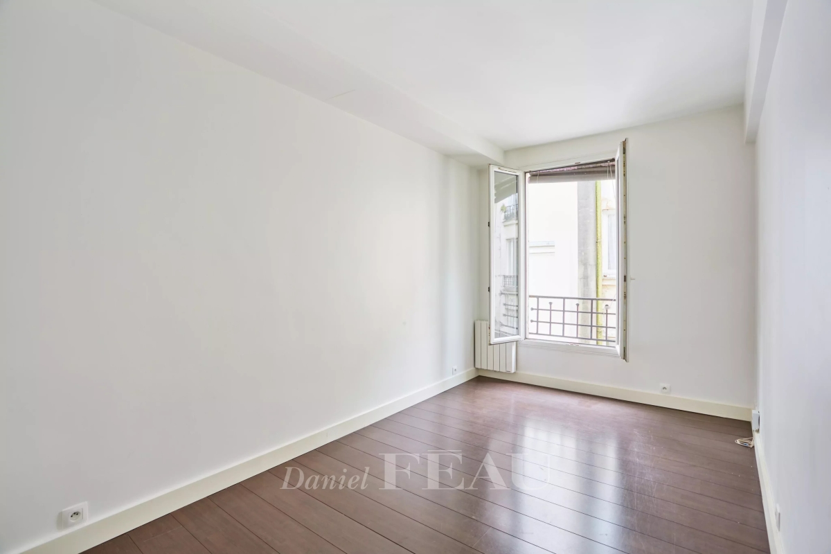 Appartement de luxe à vendre à Paris 18Ème, 290 000 €, Photo 1