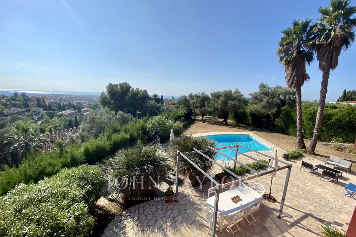 Maison de luxe à vendre à Vence, 880 000 €, Photo 2