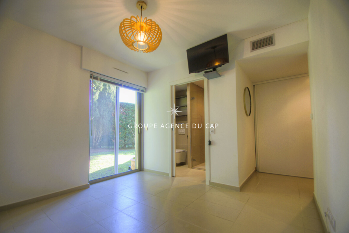 Luxury Apartment for sale in Saint-Raphaël, 839 000 €, Photo 7