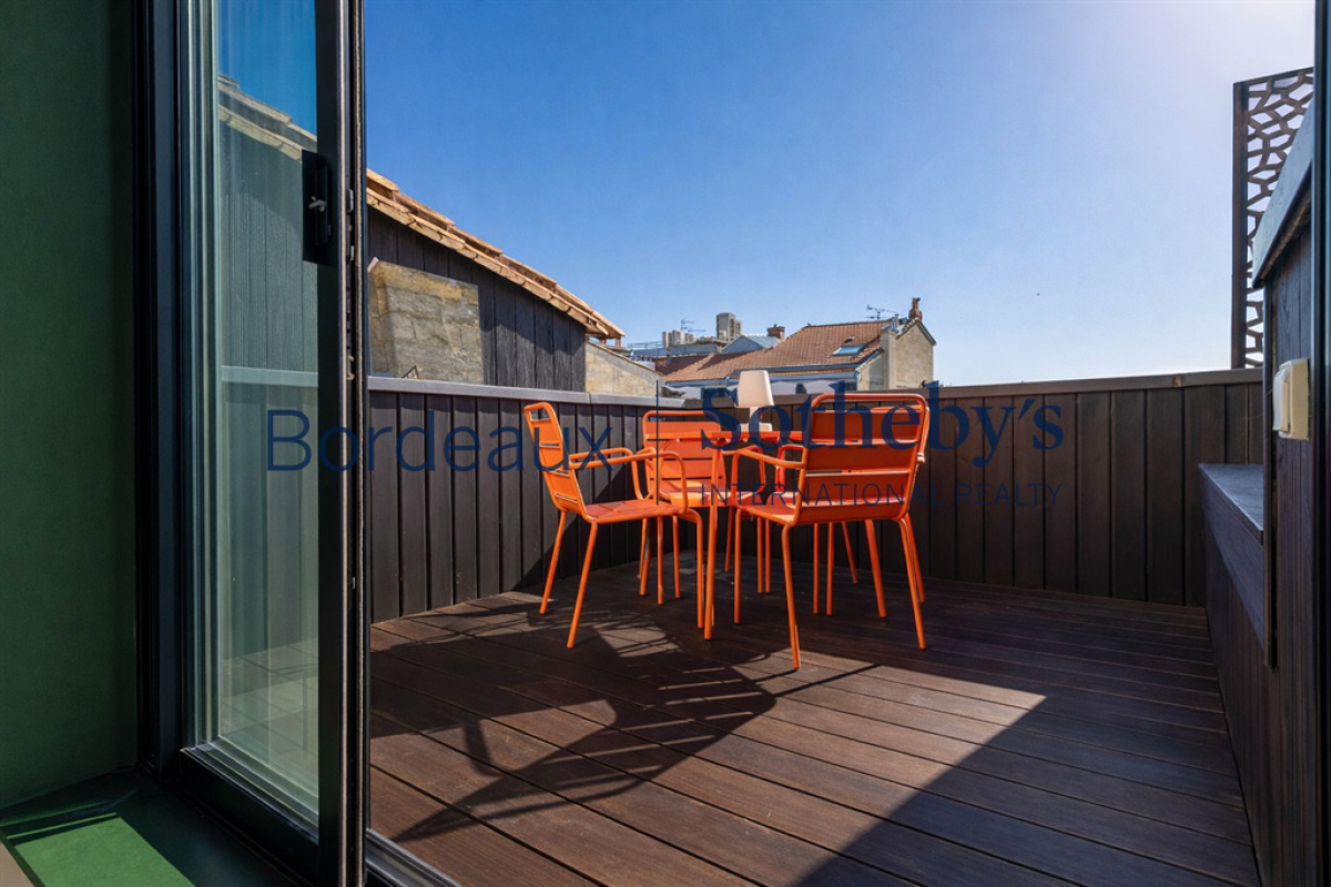 Luxury Apartment for sale in Bordeaux, 680 000 €, Photo 2