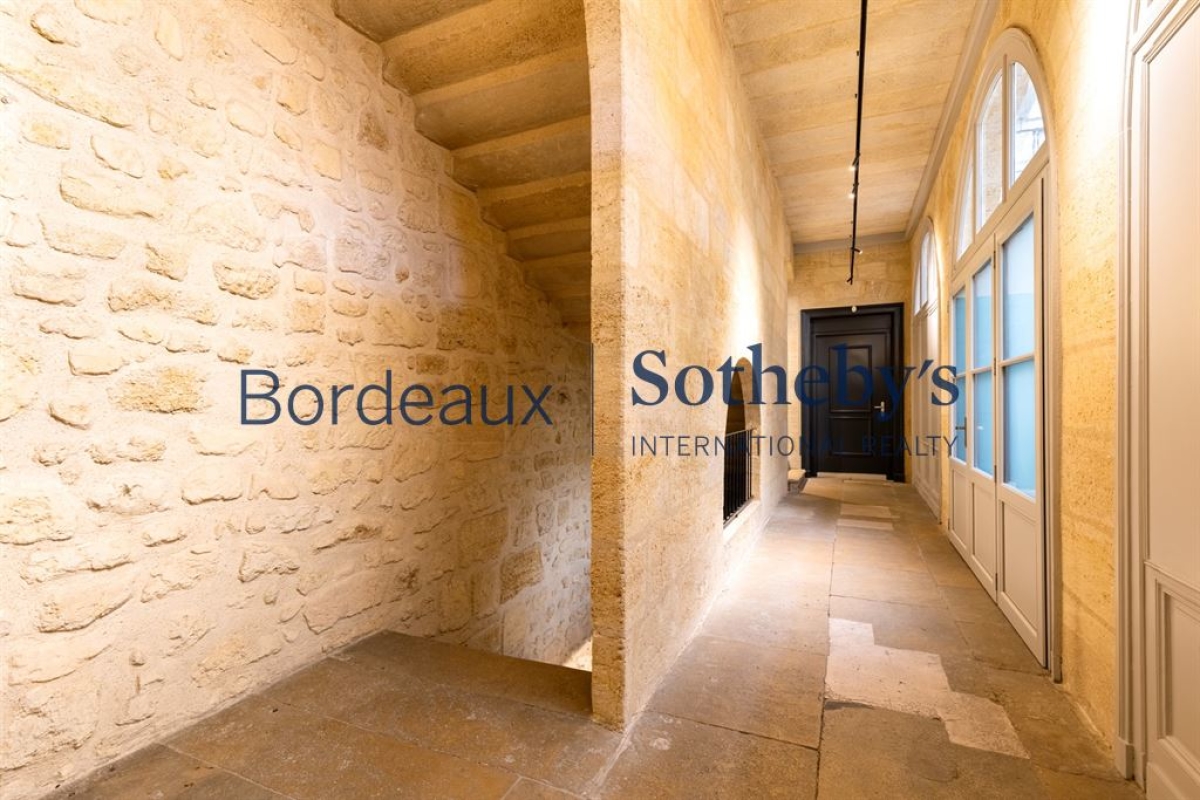 Luxury Apartment for sale in Bordeaux, 1 150 000 €, Photo 3
