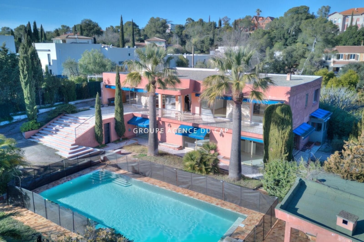 Luxury House for sale in Saint-Raphaël, 983 000 €, Photo 1