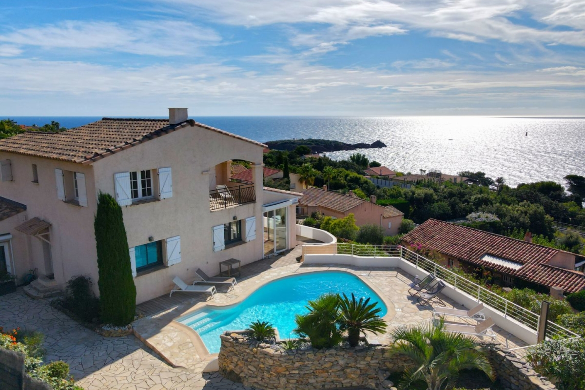 Maison de luxe à vendre à Anthéor, 1 500 000 €, Photo 1