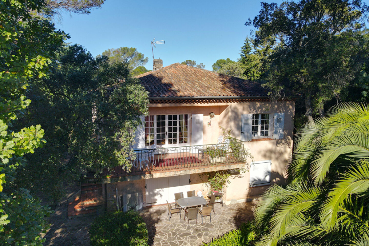 Maison de luxe à vendre à Saint-Raphaël, 798 000 €, Photo 1