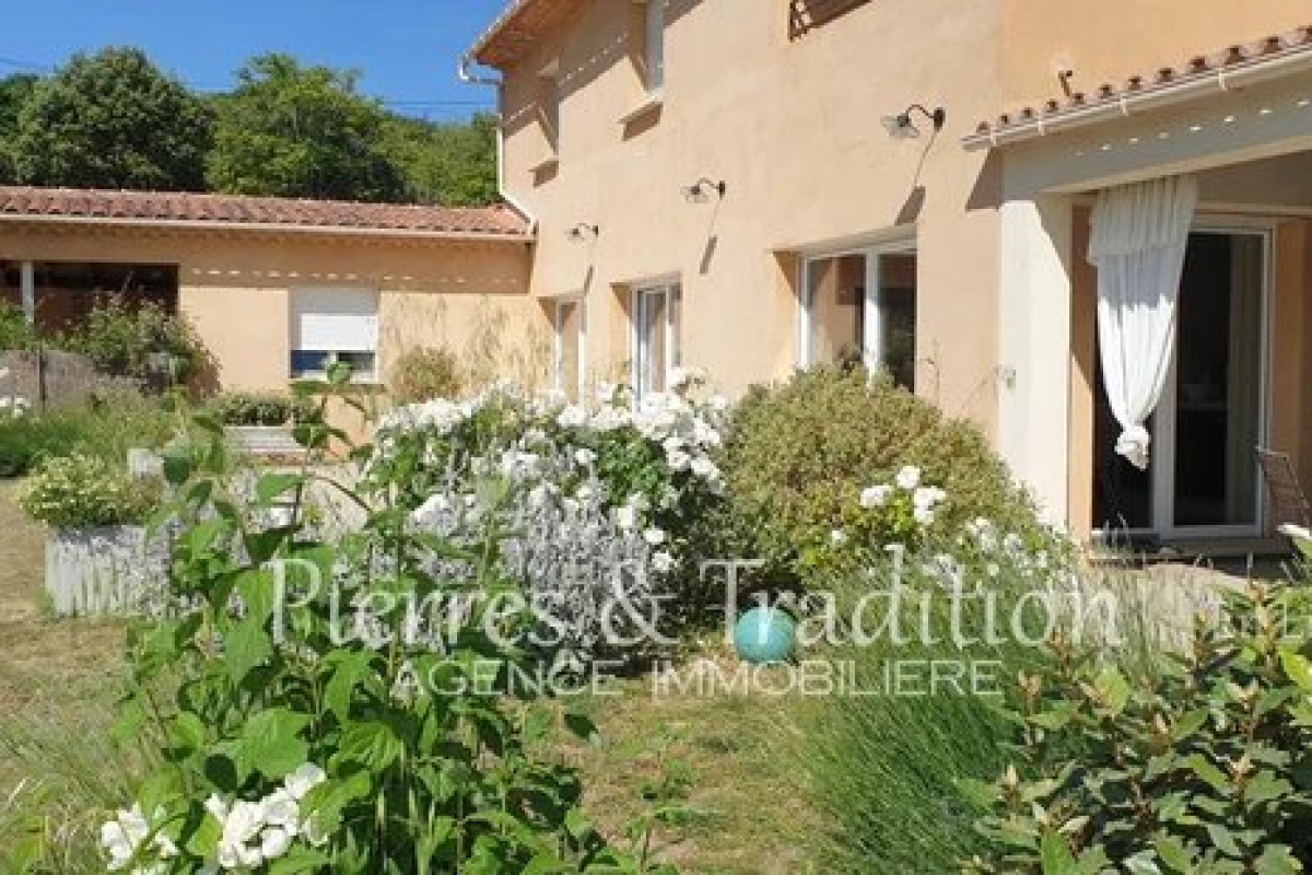Maison de luxe à vendre à Apt, 720 000 €, Photo 1