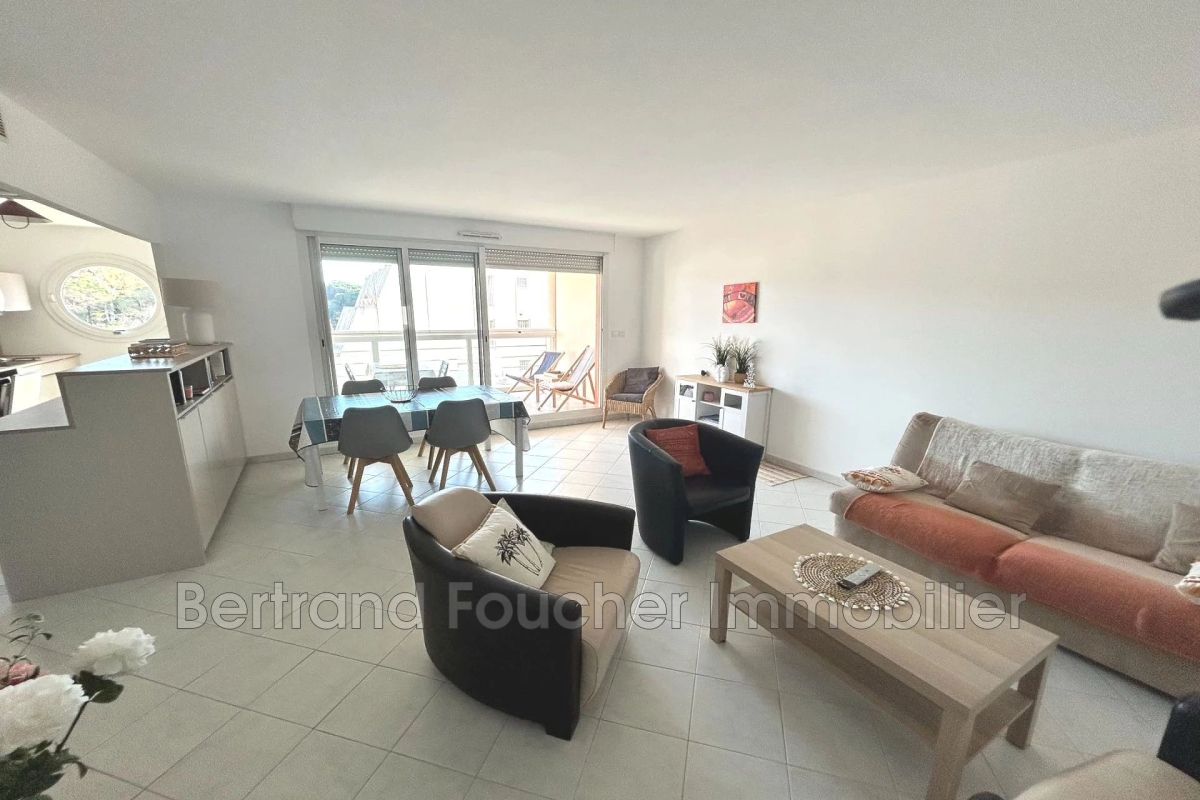 Luxury Apartment for sale in Cavalaire-sur-Mer, 514 500 €, Photo 1