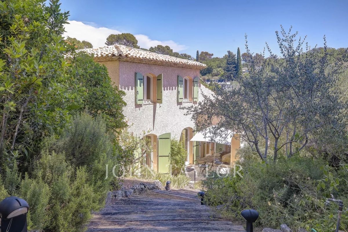 Maison de luxe à vendre à Valbonne, 1 100 000 €, Photo 2