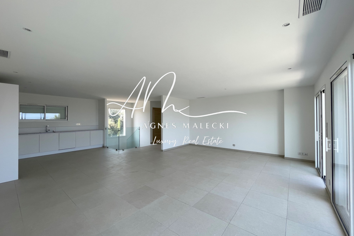 Maison de luxe à vendre à Cavalaire-sur-Mer, 1 750 000 €, Photo 5