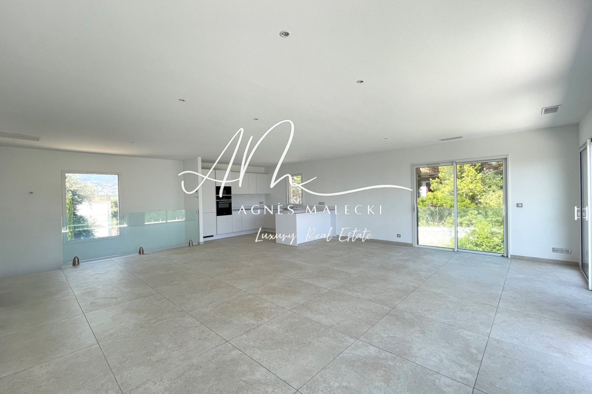 Luxury House for sale in Cavalaire-sur-Mer, 1 950 000 €, Photo 5