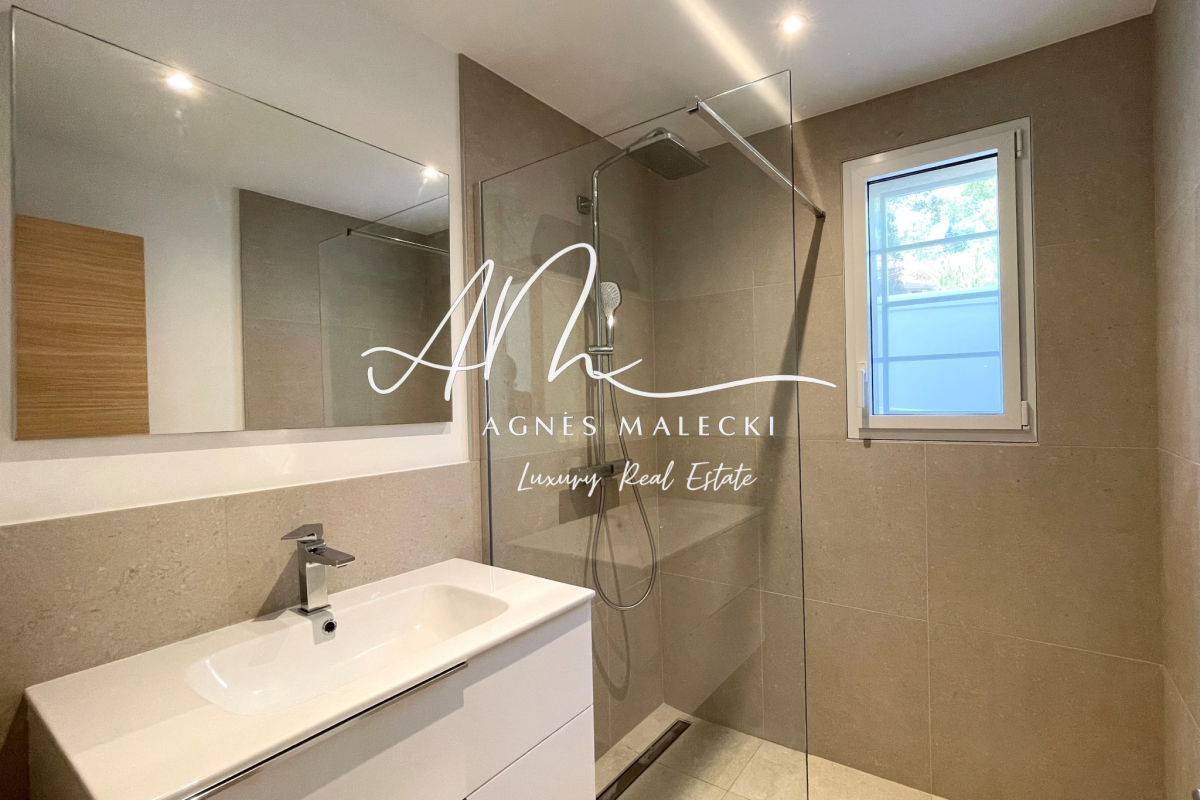 Luxury House for sale in Cavalaire-sur-Mer, 1 950 000 €, Photo 7