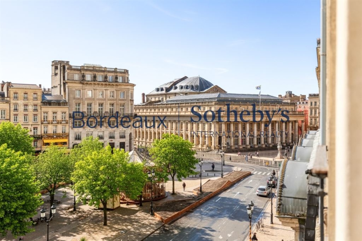Luxury Apartment for sale in Bordeaux, 400 000 €, Photo 1