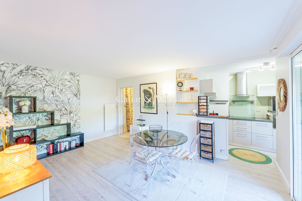 Appartement de luxe à vendre à Saint-Raphaël, 320 000 €, Photo 2