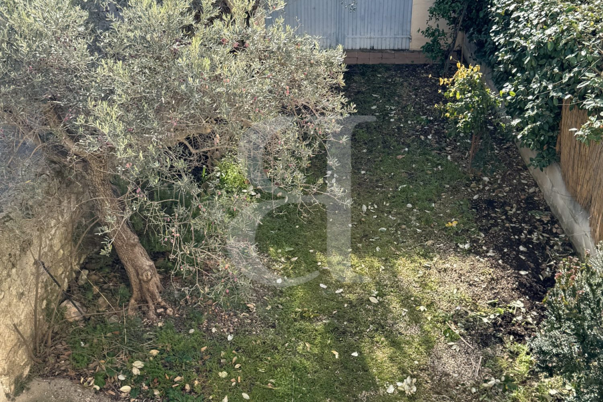 Maison de luxe à vendre à Saint-Rémy-de-Provence, 460 000 €, Photo 3