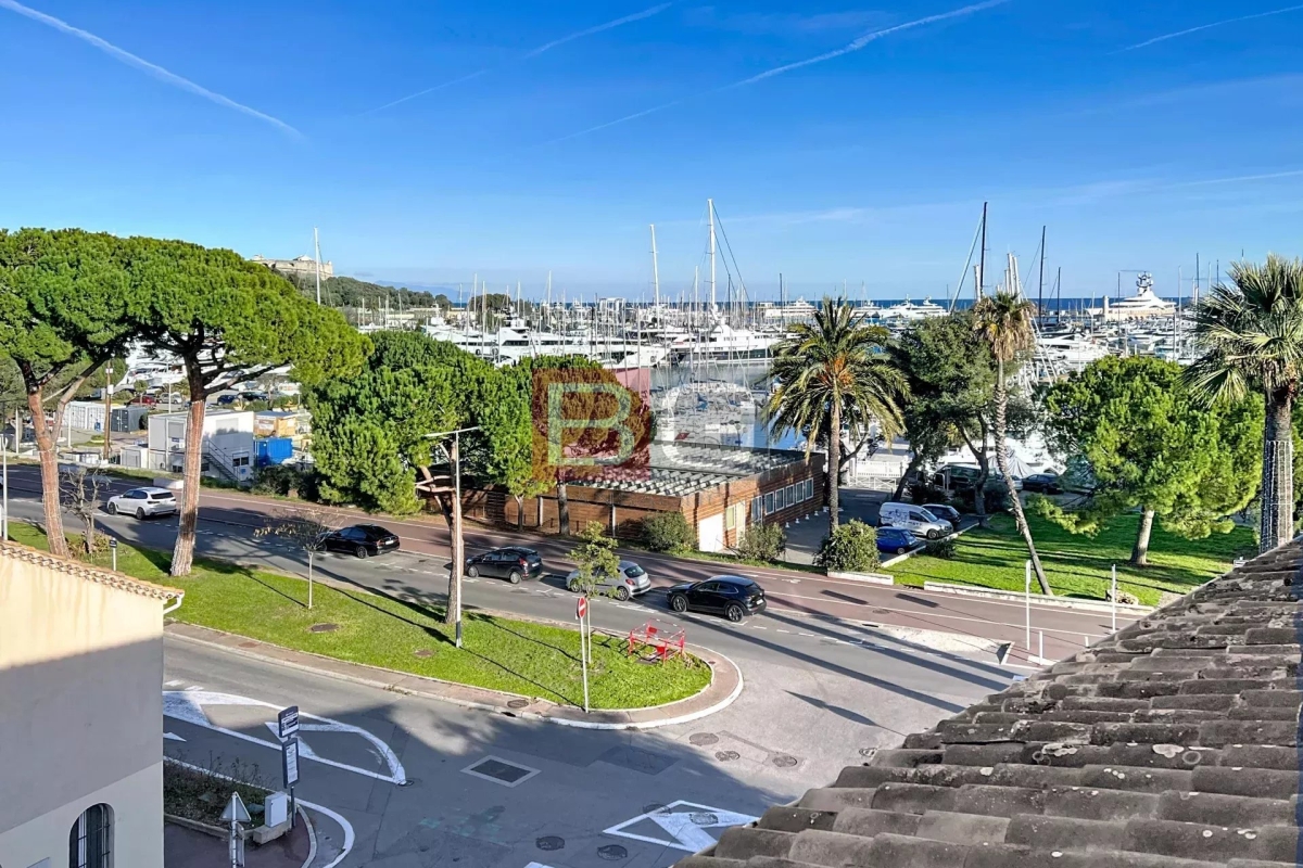 Appartement de luxe à vendre à Antibes, 390 000 €, Photo 1