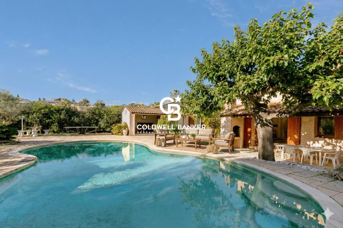 Maison de luxe à vendre à Antibes, 1 490 000 €, Photo 1