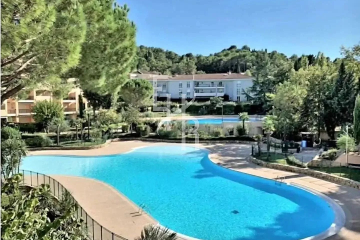 Appartement de luxe à vendre à Mougins, 220 000 €, Photo 1