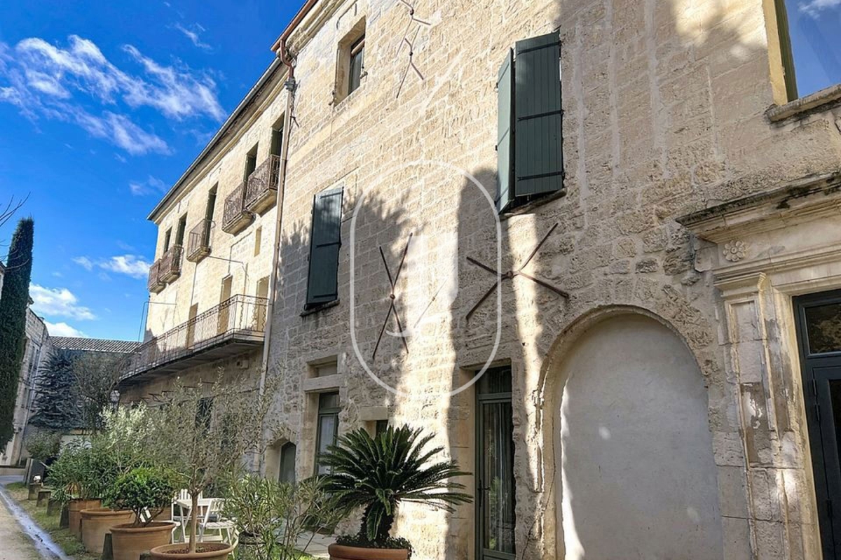 Appartement de luxe à vendre à Uzès, 220 000 €, Photo 1