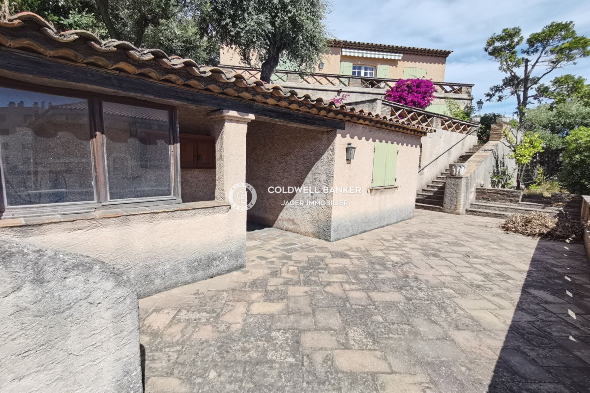 Maison de luxe à vendre à Sainte-Maxime, 649 000 €, Photo 1