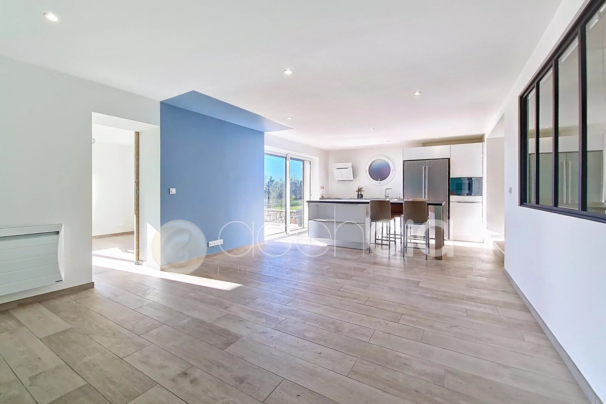 Appartement de luxe à vendre à Spéracèdes, 350 000 €, Photo 2