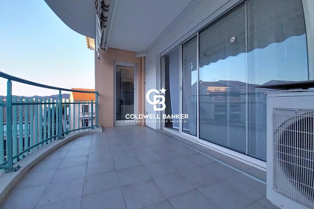 Appartement de luxe à vendre à Saint-Raphaël, 406 000 €, Photo 2