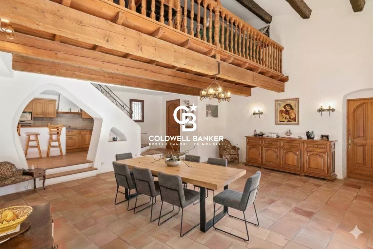Maison de luxe à vendre à Antibes, 1 490 000 €, Photo 3