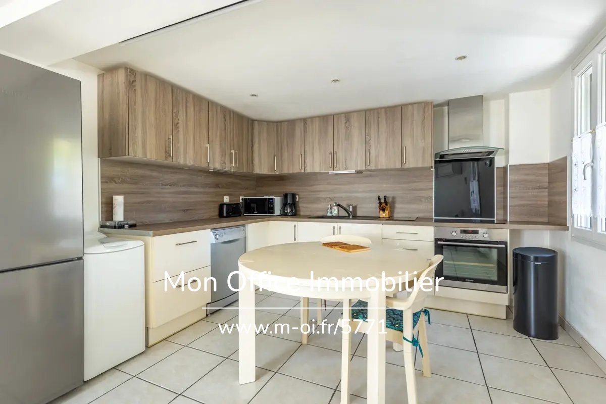 Luxury Apartment for sale in Saint-Cyr-sur-Mer, 267 000 €, Photo 3