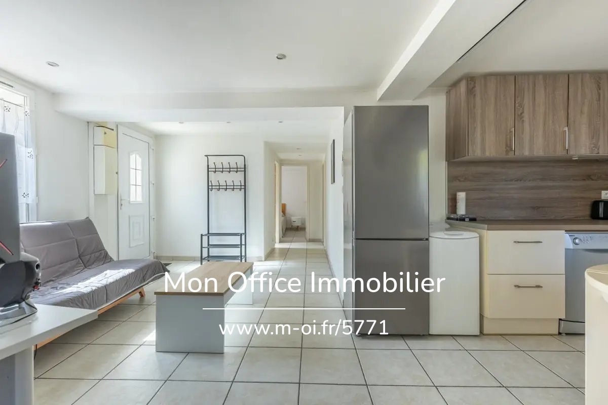 Luxury Apartment for sale in Saint-Cyr-sur-Mer, 267 000 €, Photo 4