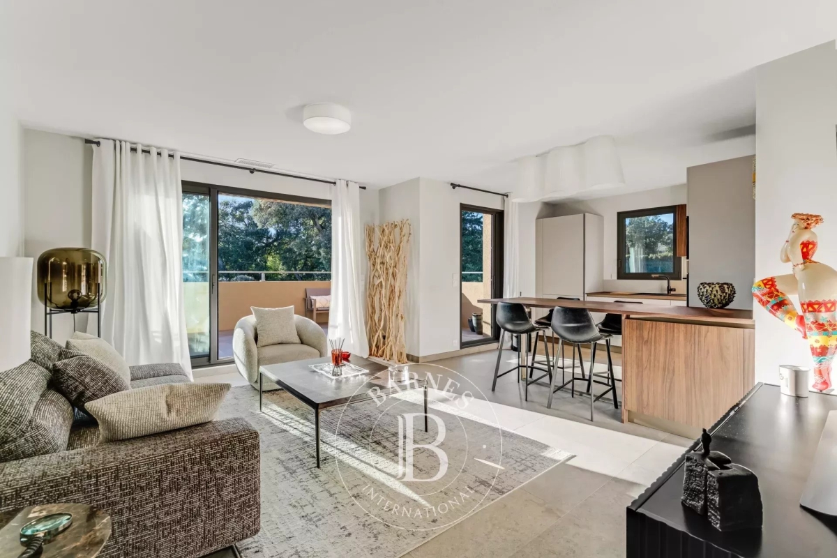 Luxury Apartment for sale in Grimaud, 995 000 €, Photo 1