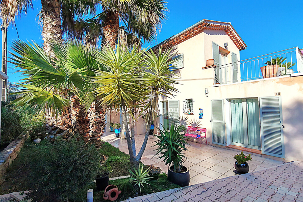 Maison de luxe à vendre à Saint-Aygulf, 895 000 €, Photo 2