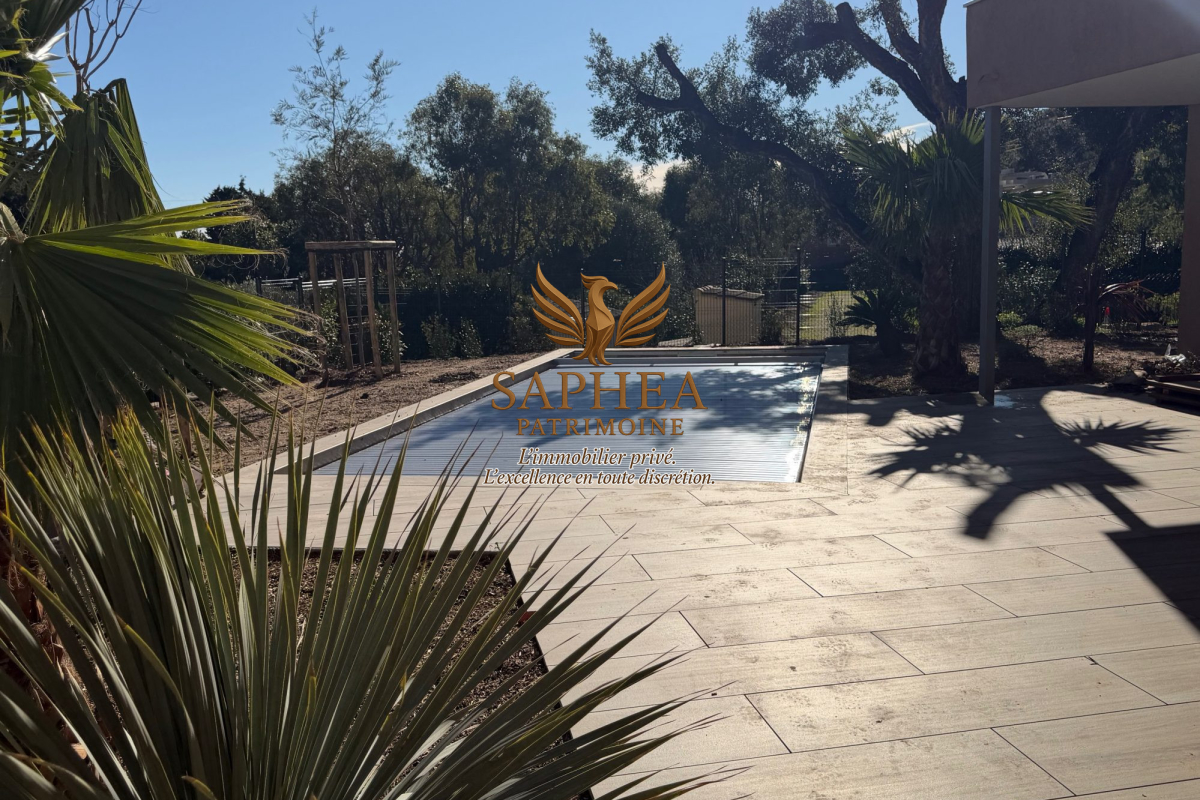 Maison de luxe à vendre à Le Lavandou, 1 735 000 €, Photo 3