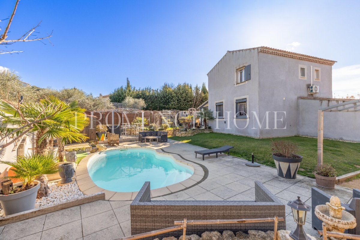 Maison de luxe à vendre à Lagnes, 425 000 €, Photo 1