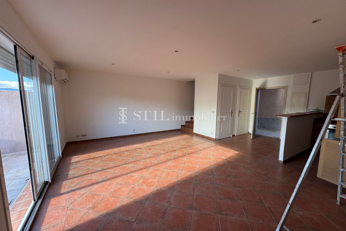 Luxury Apartment for sale in Sainte-Maxime, 296 000 €, Photo 2