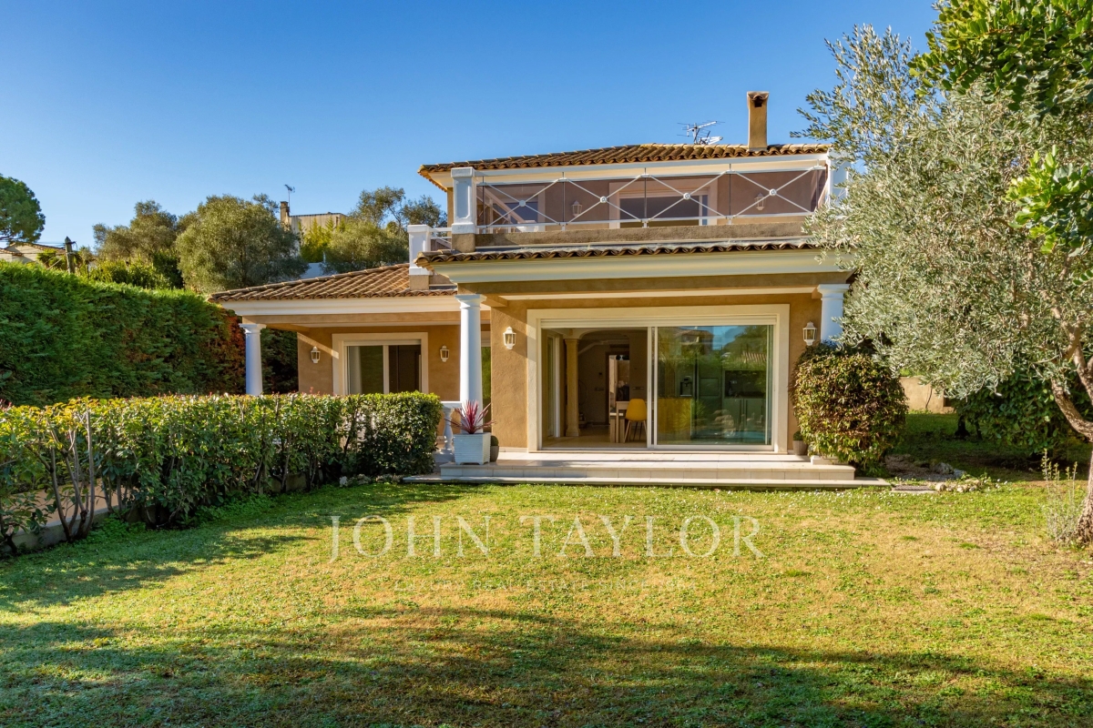 Luxury House for sale in Antibes, 1 690 000 €, Photo 3