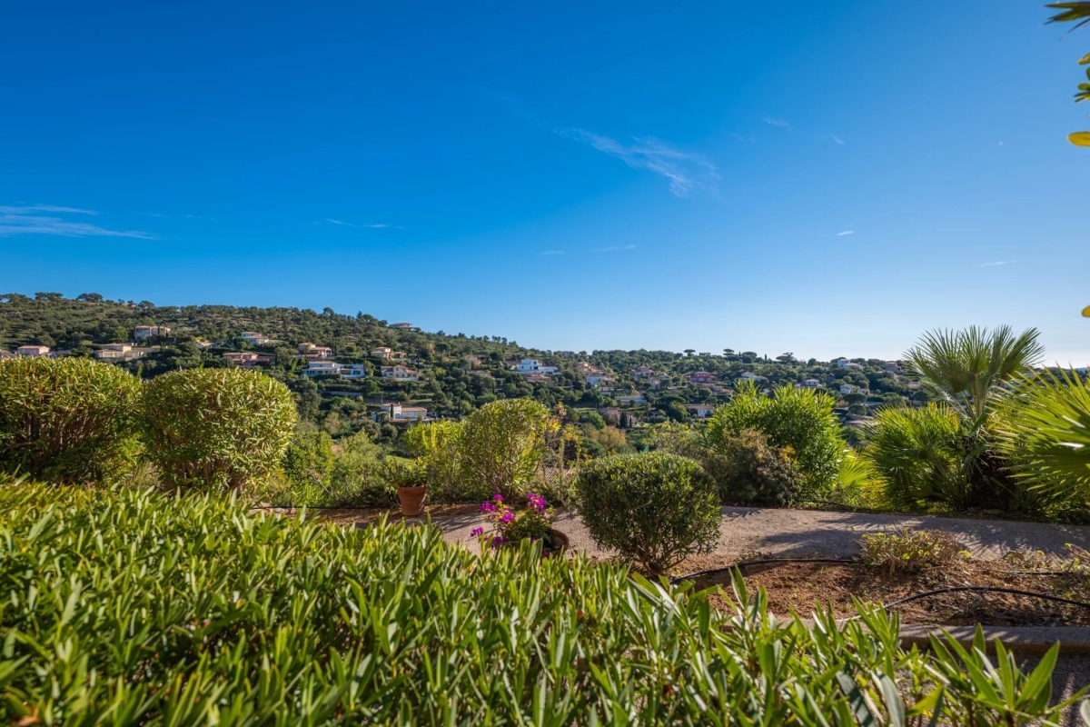 Luxury Apartment for sale in Sainte-Maxime, 540 000 €, Photo 1