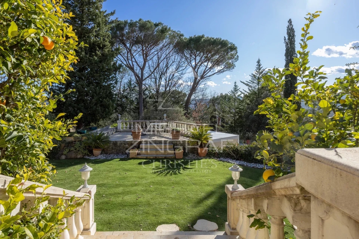 Luxury House for sale in Fayence, 2 350 000 €, Photo 2