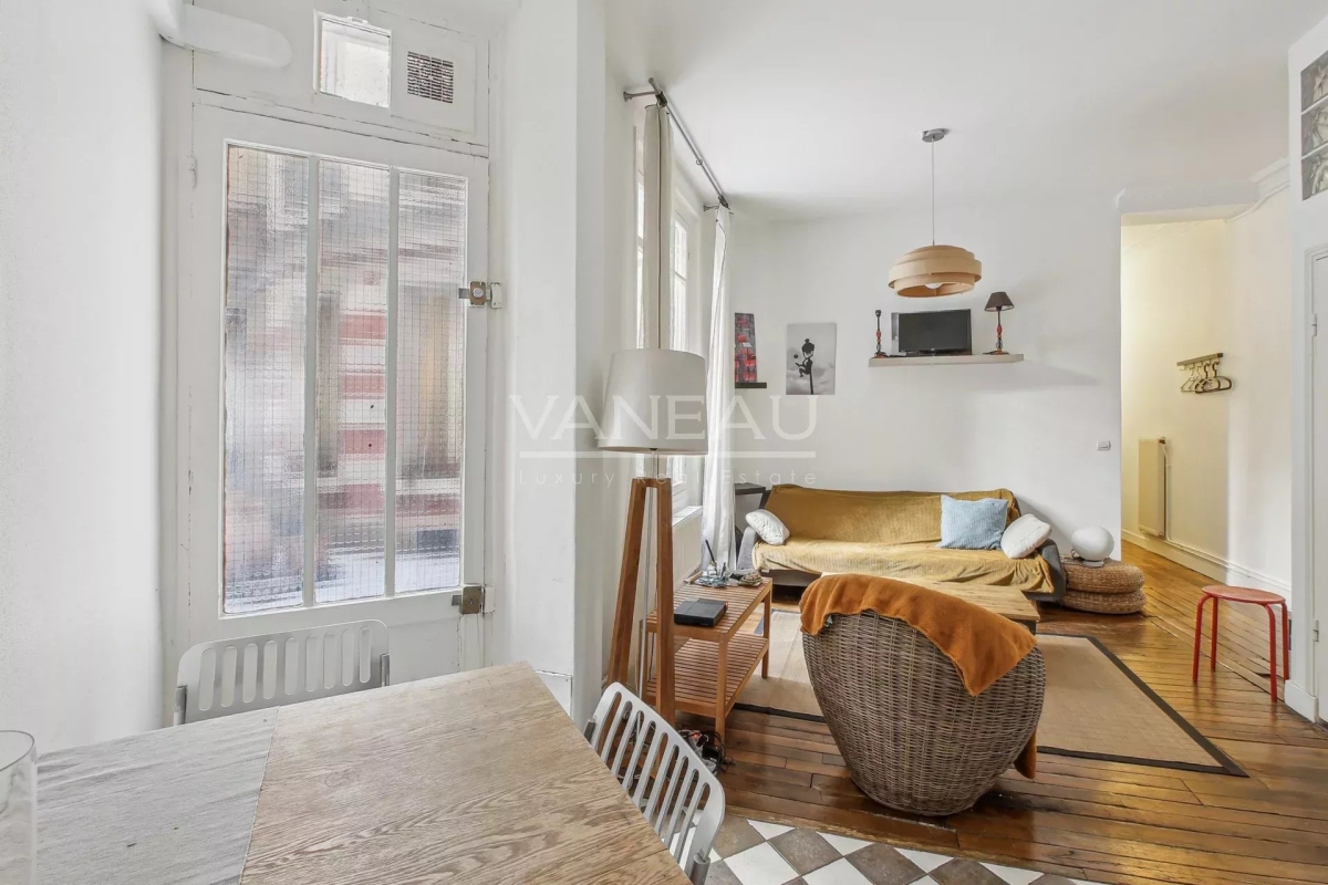 Luxury Apartment for sale in Paris 12ème, 325 000 €, Photo 2